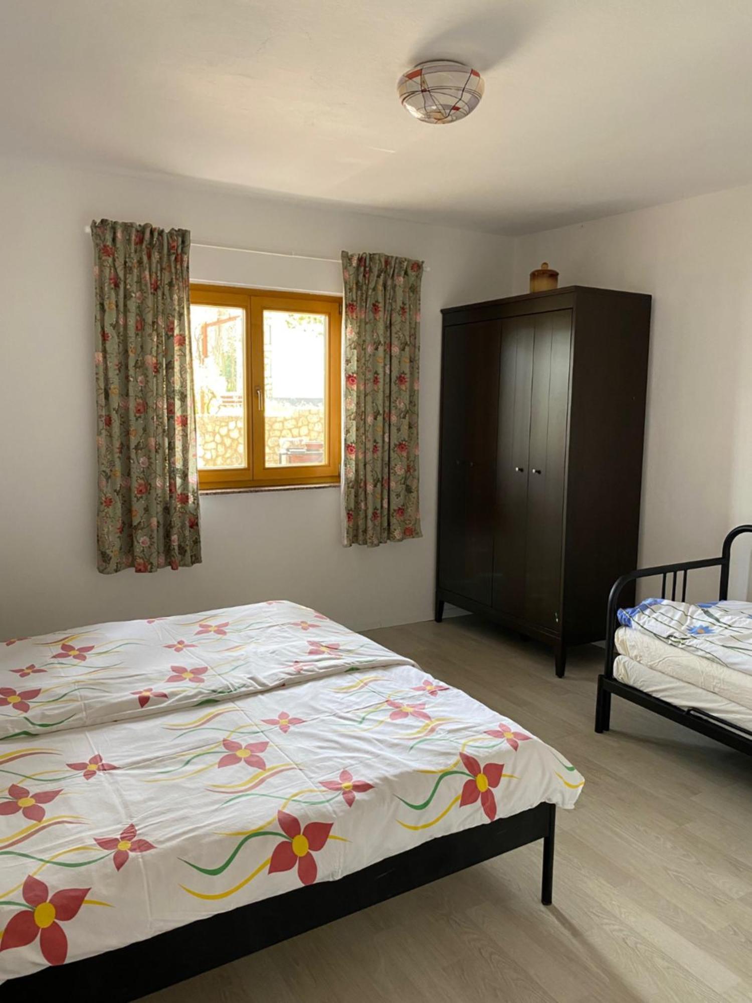 Apartments Lili I Башка Экстерьер фото